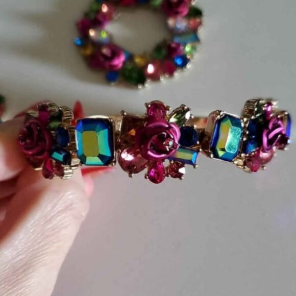 Betsey Johnson Bridal Floral Set - Picture 4 of 5